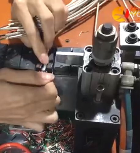 AM自动焊锡机视频展示